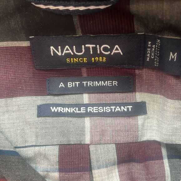 NAUTICA Slim fit Wrinkle Resistant mens long sleeve shirt - Picture 3 of 4